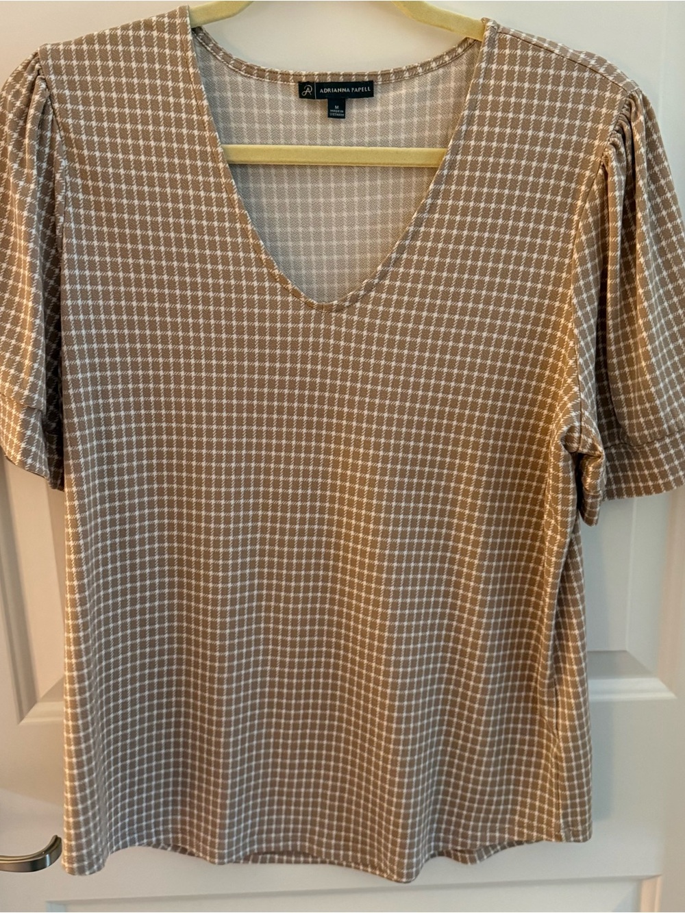 Adriana Papell Size Medium Short Sleeve Shirt
